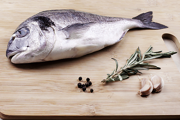 포토 JPG 해외이미지 음식 바다 백그라운드 재료 탁자 낚시 건강 어류 요리 사람없음 쌓기 식사 저녁식사 신선 맛 은색 지중해 먹기 해산물 날것 도미 태평양 슈퍼마켓 생식 해외202309 해외포토 컬러 가구 컨셉 모션 레저 상점 수중동물 파일형식