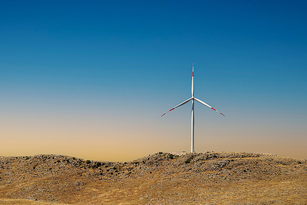 포토 JPG 해외이미지 식물 산업 밭 자연 하늘 바람 사람없음 초록색 파란색 하이앵글 뷰티 농장 일출 환경 힘 일몰 재활용 풍차 발전기 그린에너지 풍력에너지 에코 회전 세대 유지 내추럴 방앗간 생태학 조감도 해외202309 해외포토 자연요소 교육 뷰포인트 컬러 농업 날씨 노을 발전소 에너지 친환경 생태계 파일형식