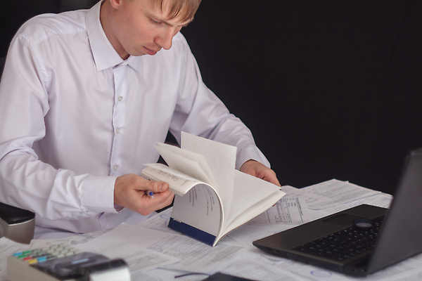 포토 JPG 해외이미지 직업 감정 포즈 컨셉 지도 돈 사람없음 단어 노트북 외침 손상 터치 계산기 슬픔 변화 선택 보호 계획 주식 가난 분석 보고서 옵션 흥분 리더 기회 투자 상업 공포 펑키 불행 충격 빈털터리 빚 계좌 고립 리뷰 우울감 적자 제어 해외202309 해외포토 문자 비즈니스 문구용품 금융 경제 전자제품 소리 장비 재산 파일형식