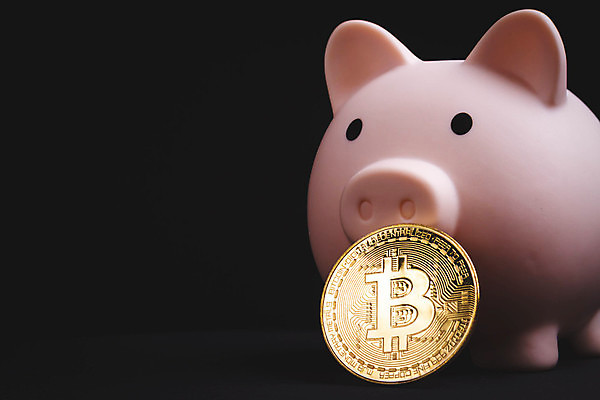 포토 JPG 해외이미지 컨셉 돈 인터넷 비즈니스 사람없음 금융 경제 동전 저축 돼지저금통 절약 지갑 시장 재산 황금 암호 무역 투자 전자 가치 축적 세금 수도권 경제학 가상 해외202309 해외포토 교육 산업 저금통 지역 파일형식