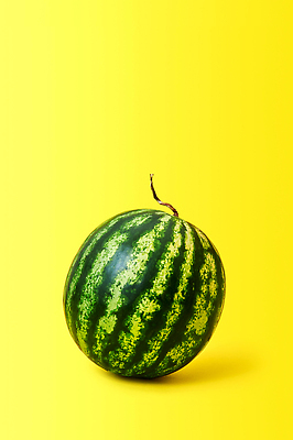 포토 JPG 해외이미지 디자인 열매 음식 컬러 백그라운드 컨셉 다이어트 과일 탁자 디저트 수박 건강 미술 사람없음 빨간색 초록색 컬러풀 노란색 유행 식사 주스 껍질 신선 달콤 맛 먹기 오브젝트 상쾌 유기농 꼬리 날것 내추럴 고립 숙성 채식주의자 스타일 미니멀 맛있는 해외202309 해외포토 식물 웰빙 감정 음료 가구 모션 문화예술 채식 파일형식