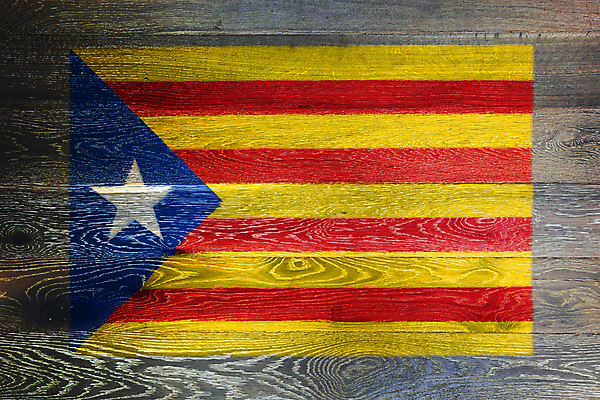 포토 JPG 해외이미지 전통 라이프스타일 꽃 유럽 문화 휴가 기념 선물 이벤트 사람없음 목재 빨간색 세로 장미 노란색 파티 축제 자유 수확 시골 축하 깃발 최고 스페인 성자 4월 복고 독립 스페인어 옛날 해외202309 해외포토 나무 식물 나라 종교 컬러 컨셉 농업 재료 생활 날짜 파일형식