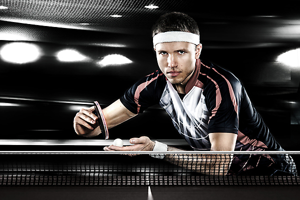 포토 JPG 해외이미지 직업 1 배너 남자 얼굴 스포츠 포즈 백그라운드 셔츠 공 모션 놀이 탁자 기술 실내 건강 관리 한명 사람 검은색 장비 테니스 게임 표현 라켓 집중 속도 정의 플레이어 해외202309 해외포토 스포츠용품 컬러 가구 컨셉 상의 내부 신체부위 구기 파일형식