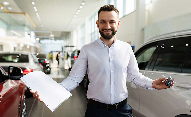 포토 JPG 해외이미지 백인 라이프스타일 커플 여자 남자 행복 산업 비즈니스 교통시설 자동차 열쇠 새로움 한명 미소 사람 성인 금융 뷰티 판매 세일 상점 거래 운전사 구매 중개인 고객 서비스 딜러 소매 주인 보험 대여 자동 해외202309 해외포토 서양인 직업 1 감정 육상교통 교통 컨셉 관계 표정 생활 경제 쇼핑 시설 파일형식
