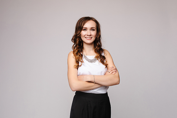 포토 JPG 해외이미지 백인 직업 응시 여자 안경 백그라운드 생각 비즈니스 통신 성공 설계 노동자 실내 한명 서기 사람 성인 세로 금융 금발 사무실 뷰티 힘 작업 비즈니스우먼 자신감 우아함 토론 스마트 경영자 투자 비서 주인 책임자 고립 고용 정중 지능 카피스페이스 해외202309 해외포토 서양인 1 헤어스타일 시선 잡화 감정 컨셉 모션 내부 경제 공백 구직 직장인 리더 채용 파일형식