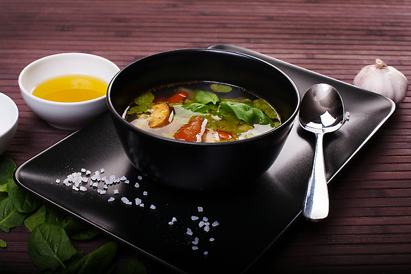 포토 JPG 해외이미지 접시 음식 토마토 채소 가지 양파 치즈 감자 파프리카 건강 마늘 요리 사람없음 목재 식당 요리사 당근 견과류 아래 먹기 레몬 유기농 소금 후추 바질 페스토 해외202309 해외포토 나무 직업 식기 웰빙 과일 재료 모션 유제품 뿌리채소 상점 소스_음식 방향 향신료 위치 파일형식