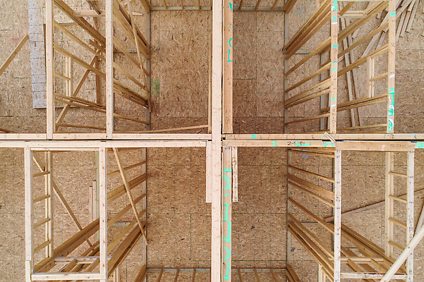 포토 JPG 해외이미지 외관 산업 건축양식 지붕 부동산 새로움 주택 프레임 안테나 사람없음 내부 건물 목재 빛 건설현장 업무 시장 재산 널 땅 천 목공예 뼈대 잡동사니 개발 드론 수목 진짜 합판 해외202309 해외포토 나무 건축물 건축 컨셉 재료 통신 건설업 금융 직물 작업 공예 파일형식