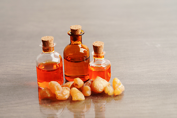 포토 JPG 해외이미지 사람없음 쌓기 향수 향 아로마테라피 오일병 유향 해외202309 해외포토 모션 화장품 향료 테라피 파일형식