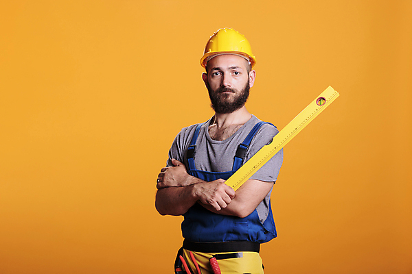포토 JPG 해외이미지 남자 자 한명 들기 상반신 성인 앞모습 팔짱 안전모 건축가 건축업자 성인남자한명만 해외포토 직업 1 건축 뷰포인트 모션 문구용품 사람 헬멧 안전장비 남자한명만 성인남자만 파일형식