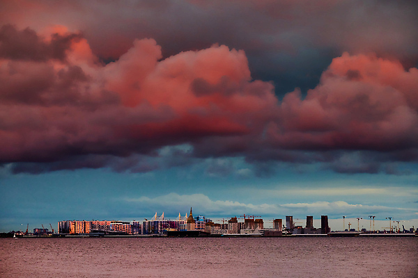 포토 JPG 해외이미지 모래 분홍색 섬 건축양식 부동산 새로움 아파트 주택 파노라마 풍경 해변 사람없음 건물 물 도시풍경 모래사장 탑 황혼 만 재산 고급 정상 저녁 기중기 오르기 러시아 개발 구역 땅바닥 러시아인 복잡 인공 프로젝트 해외202309 해외포토 자연요소 서양인 건축물 건축 유럽 바다 컬러 컨셉 모션 바닥 촬영기법 금융 일몰 도시 중장비 야간 파일형식