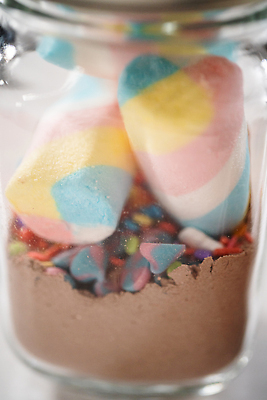 포토 JPG 해외이미지 음료 음식 유리 디저트 사탕 선물 요리 사람없음 초콜릿 항아리 달콤 컨테이너 준비 상쾌 만들기 레시피 코코아 테마 핸드메이드 해외202309 해외포토 감정 산업 모션 재질 도자기 맛 파일형식