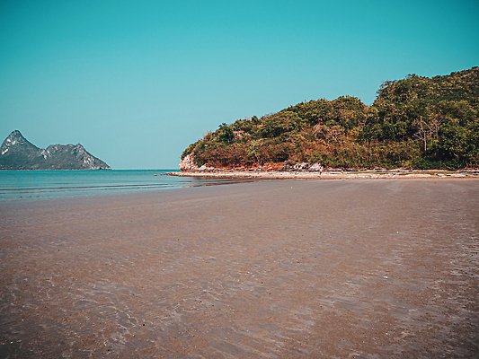 포토 JPG 해외이미지 도로 길 여행 자연 휴가 산 풍경 경사 사람없음 야외 세로 고속도로 숲 아스팔트 언덕 슬로프 해외202309 해외포토 교통시설 스키장 생태계 파일형식