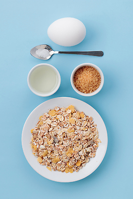 포토 JPG 해외이미지 접시 음식 다이어트 재료 건조 건강 사람없음 갈색 식사 흰색 사발 아침식사 낟알 설탕 시리얼 유기농 날것 고립 뮤즐리 오트밀 채식주의자 귀리 해외202309 해외포토 식기 웰빙 컬러 곡류 사기그릇 채식 파일형식