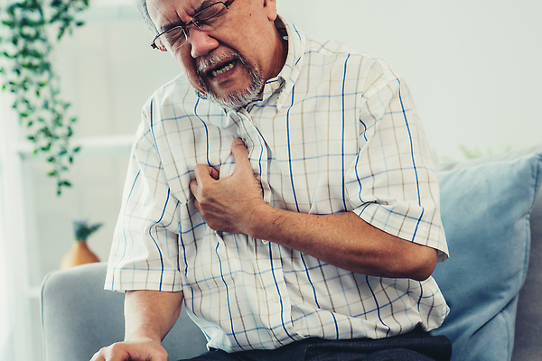 포토 JPG 해외이미지 노년 남자 한명 동양인 상반신 건강관리 고통 찡그림 질병 가슴통증 노인남자한명만 해외202309 해외포토 1 감정 의학 표정 건강 관리 사람 인종 성인 남자한명만 노인남자만 파일형식