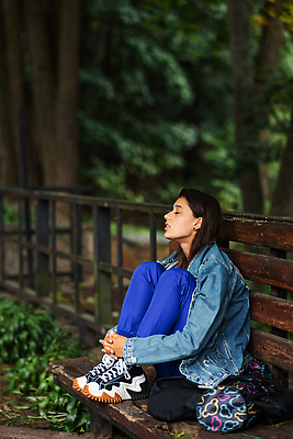 포토 JPG 해외이미지 라이프스타일 웰빙 응시 공원 여자 얼굴 백그라운드 생각 벤치 자연 휴식 스트레스 한명 사람 앉기 성인 야외 뷰티 머리 평화 침묵 고통 슬픔 운명 표현 고민 싱글 배려 우울증 혼자 해외202309 해외포토 1 시선 공공시설 감정 컨셉 의자 모션 생활 신체부위 소리 질병 생태계 파일형식
