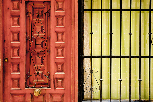 포토 JPG 해외이미지 디자인 외관 벽 백그라운드 패턴 건축양식 유리 추상 주택 사람없음 목재 장식 울타리 노란색 문 금속 스크린 검은색 줄무늬 수확 판넬 오픈 그리기 스페인 그릴 그늘 천 철 입장 묘사 질감 복고 기하학 셔터 알리칸테 엘리먼트 해외202309 해외포토 나무 건축 유럽 컬러 무늬 농업 재료 모션 재질 주방용품 건물 담장 직물 파일형식