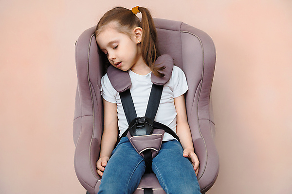 포토 JPG 해외이미지 백인 1 응시 행복 감정 어린이 분홍색 여행 포즈 의자 교통시설 자동차 실내 한명 미소 안전 앉기 뷰티 유치원 기쁨 벨트 표현 보호 작음 큼 법 승객 돌봄 자동 카피스페이스 해외202309 해외포토 서양인 시선 잡화 교육 육상교통 컬러 가구 교통 컨셉 모션 표정 사람 내부 공백 크기 시설 파일형식