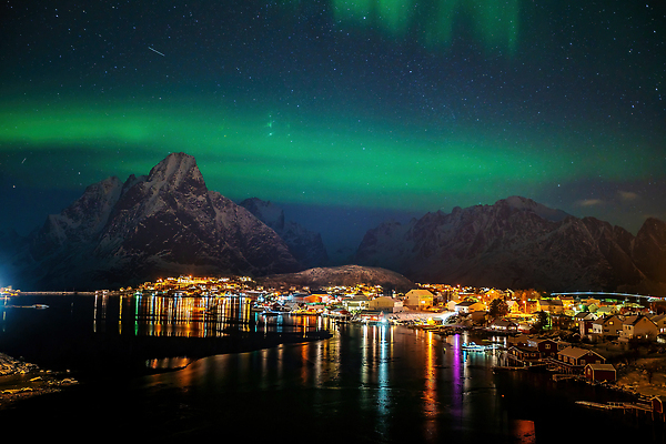 포토 JPG 해외이미지 유럽 바다 섬 여행 백그라운드 겨울 자연 산 주택 파노라마 노르웨이 풍경 사람없음 야외 마을 항구 야간 북극 북쪽 타운 오로라 스칸디나비아 해외202309 해외포토 자연요소 계절 나라 교통시설 자연현상 촬영기법 건물 도시 극지방 방향 생태계 파일형식