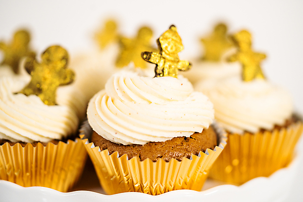 포토 JPG 해외이미지 사람없음 장식 달콤 컵케이크 진저맨 휘핑크림 해외202309 해외포토 케이크 맛 크림 휘핑 진저쿠키 파일형식