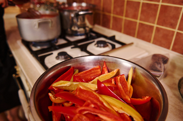 포토 JPG 해외이미지 전통 라이프스타일 재료 파프리카 요리 사람없음 요리사 신선 조미료 이탈리아음식 맛 수프 냄비 상품 더위 수증기 난로 준비 유기농 주부 통조림 건강식 숙성 영양분 채식주의자 맛있는 해외202309 해외포토 직업 웰빙 음식 컨셉 채소 날씨 서양음식 생활 솥 난방기 채식 향미료 파일형식