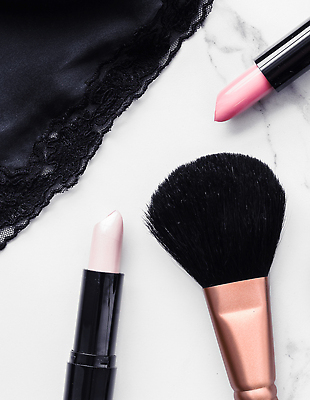 포토 JPG 해외이미지 백그라운드 사람없음 립스틱 고급 대리석 메이크업브러쉬 해외202309 해외포토 컨셉 재료 화장품 붓 파일형식