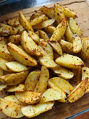 포토 JPG 해외이미지 접시 음식 조각 감자 사람없음 목재 식사 저녁식사 튀김 시골 투명 사발 닫기 굽기 향신료 소금 레시피 후추 개조 비건 맛있는 해외202309 해외포토 나무 식기 채소 재료 모션 사기그릇 구이 채식주의자 향미료 파일형식