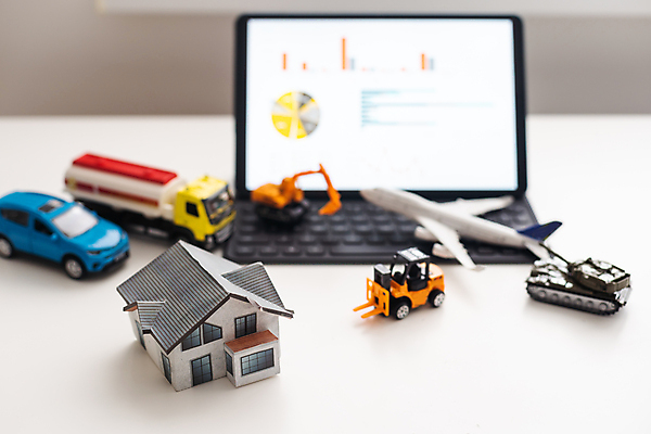 포토 JPG 해외이미지 여행 자동차 휴가 비행기 사람없음 노트북 미니어처 트럭 중장비 소프트포커스 오브젝트 여행용품 건축모형 해외202309 해외포토 육상교통 항공교통 대중교통 촬영기법 전자제품 모형 산업장비 파일형식