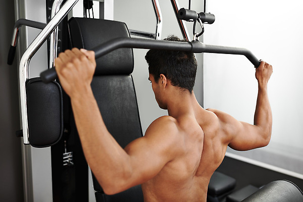 포토 JPG 해외이미지 남자 근육 한명 상반신 성인 뒷모습 운동 헬스장 잡기 자신감 당기기 등운동 성인남자한명만 해외202309 해외포토 1 감정 뷰포인트 모션 건강 사람 헬스 남자한명만 성인남자만 파일형식