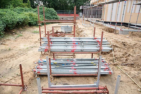 포토 JPG 해외이미지 산업 밧줄 여행 건축양식 교통시설 실내 매달리기 사람없음 건물 노란색 금속 힘 무대 화물 공구 나사 홀 고리 당기기 제조 몸무게 땅 철 창고 사인 보안 머리위 리프트 철사 무거움 발판 넘어짐 리프팅 지원 철강 해외202309 해외포토 건축물 건축 줄 컬러 교통 모션 재질 안전 내부 공간 운송업 도구 무게 시설 파일형식