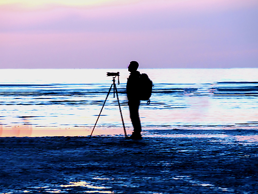 포토 JPG 해외이미지 직업 1 여자 남자 실루엣 여행 한국 그림자 서기 사람 취미 사람없음 빛 햇빛 태양 반사 카메라 일출 디지털 일본 사진촬영 황혼 일몰 새벽 탐험 잡기 업무 황금 발사 사진사 그림 발리 삼각대 절정 하이커 수평선 해외202309 해외포토 자연요소 아시아 섬 모션 촬영기법 전자제품 노을 촬영 작업 작가 인도네시아 파일형식