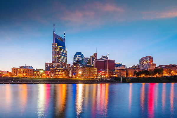 포토 JPG 해외이미지 여행 건축양식 풍경 사람없음 건물 금융 도시풍경 고층빌딩 미국 황혼 일몰 새벽 도시 도심 스카이라인 랜드마크 해외202309 해외포토 자연요소 건축물 건축 북아메리카 빌딩 경제 노을 파일형식