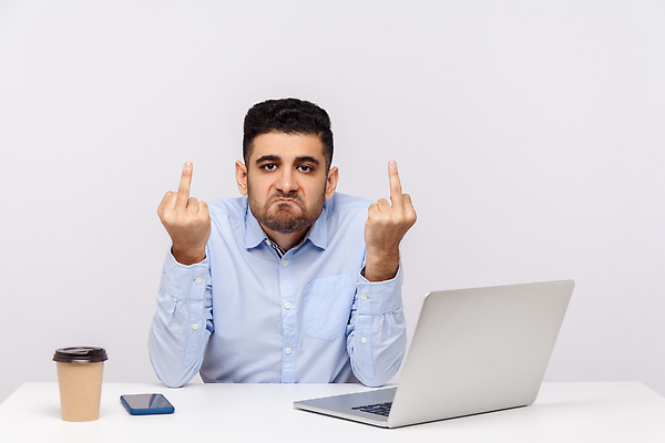 포토 JPG 해외이미지 직업 남자 감정 비즈니스 중동 손가락 직장 실내 한명 사람 동양인 노트북 사무실 분노 짜증 업무 비즈니스맨 중앙 충돌 인도인 종업원 문제 보여주기 히스패닉 고립 공격적 이란 프리랜서 항의 튀르키예 해외202309 해외포토 외국인 1 손 나라 아시아 컨셉 회사 모션 인종 내부 전자제품 작업 직장인 파일형식