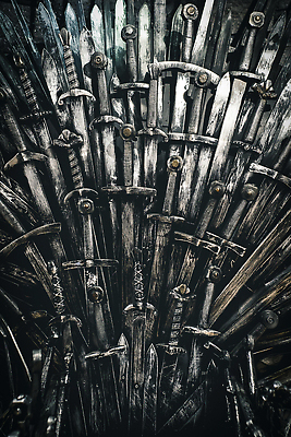 포토 JPG 해외이미지 계절 무기 얼굴 백그라운드 경비 사람없음 빨간색 빛 어둠 골동품 게임 바위 흰색 칼날 중세 칼 검 중앙 보호 은색 왕 철 싸움 전쟁 날카로움 공상 영웅 병정 전사 명예 대각선 갑옷 단검 고립 철강 토너먼트 해외202309 해외포토 선 컬러 컨셉 모션 놀이 안전 신체부위 돌_바위 역사 보호장비 파일형식