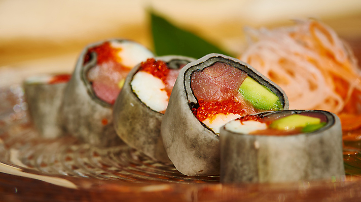 포토 JPG 해외이미지 전통 접시 아시아 음식 조각 백그라운드 다이어트 젓가락 밥 오이 멕시코 건강 어류 요리 동양인 사람없음 목재 빨간색 초록색 일본 식사 저녁식사 봄 초밥 흰색 신선 해조류 맛 상추 참치 먹기 해산물 날것 롤 연어 동쪽 아보카도 점심식사 고립 캐비아 맛있는 해외202309 해외포토 나무 식기 계절 나라 컬러 컨셉 북아메리카 채소 과일 식재료 재료 모션 수저 인종 수중동물 해양식물 방향 일본음식 파일형식