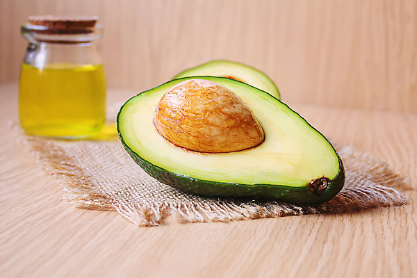 포토 JPG 해외이미지 사람없음 오일 삼베 아보카도 에센스 오일병 나무배경 해외202309 해외포토 음식 백그라운드 과일 화장품 파일형식 천_직물