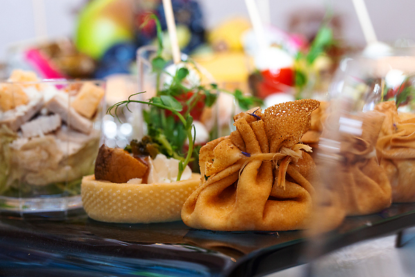 포토 JPG 해외이미지 전통 접시 음식 백그라운드 가방 부분 탁자 양파 디저트 치즈 건강 육류 요리 이벤트 사람없음 초록색 식당 식사 저녁식사 튀김 흰색 신선 뜨거움 황금 맛 아침식사 상품 먹기 향신료 메뉴 상쾌 레시피 흙더미 팬케이크 점심식사 폭식 러시아인 식용 핸드메이드 크레이프 맛있는 해외202309 해외포토 서양인 식기 잡화 감정 컬러 가구 컨셉 채소 식재료 모션 유제품 케이크 상점 흙 향미료 파일형식 더미