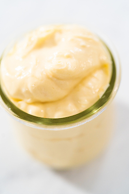 포토 JPG 해외이미지 음식 유리 휴가 디저트 발렌타인데이 사탕 요리 사람없음 낭만 항아리 달콤 컨테이너 굽기 준비 만들기 레시피 페스츄리 해외202309 해외포토 산업 빵 컨셉 모션 데이이벤트 재질 도자기 맛 구이 파일형식