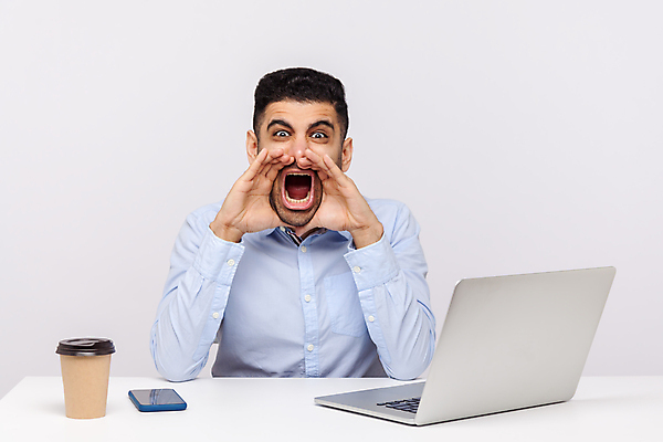 포토 JPG 해외이미지 직업 비즈니스 중동 스트레스 직장 실내 한명 사람 노트북 사무실 소리 외침 슬픔 분노 업무 비즈니스맨 발표 메시지 인도인 종업원 불안 공포 충격 시끄러움 히스패닉 목소리 고립 공격적 부정적 비명 우울증 이란 트러블 프리랜서 히스테리 튀르키예 해외202309 해외포토 외국인 1 남자 감정 나라 아시아 컨셉 회사 동양인 내부 전자제품 작업 직장인 질병 파일형식