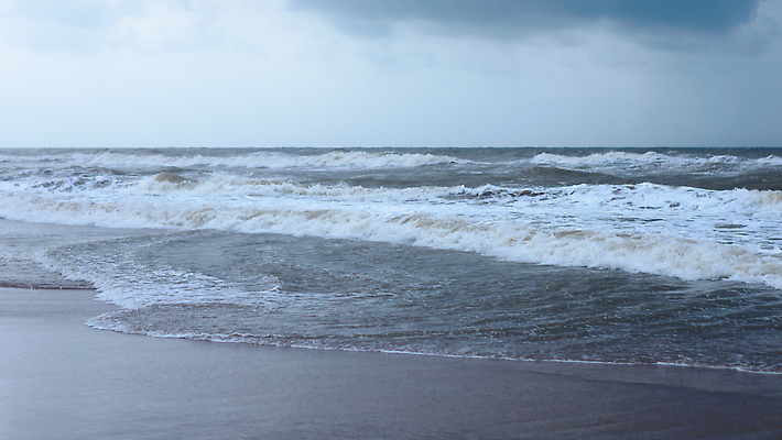 포토 JPG 해외이미지 계절 모래 바다 섬 여행 백그라운드 겨울 자연 하늘 바람 날씨 휴가 풍경 해변 사람없음 야외 앞모습 여름 파란색 관광지 햇빛 뷰티 여행객 맑음 일몰 수면 물결무늬 열대기후 스플래쉬 수평선 해외202309 해외포토 자연요소 물결 뷰포인트 컬러 무늬 사람 물 태양 노을 생태계 파일형식