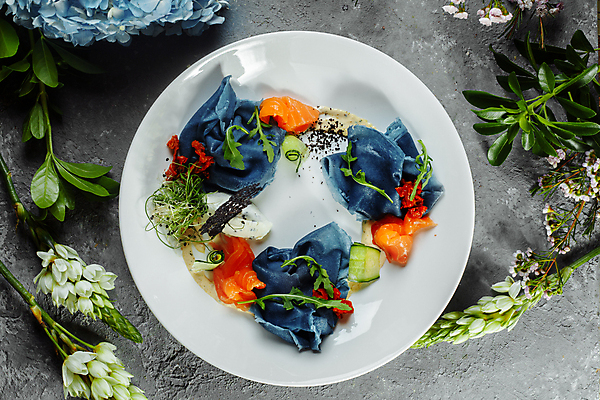 포토 JPG 해외이미지 전통 접시 음식 조각 다이어트 채소 재료 건강 어류 요리 사람없음 빨간색 초록색 식당 식사 저녁식사 흰색 신선 맛 아침식사 먹기 가득함 해산물 크림 준비 롤 부드러움 연어 레시피 훈제 팬케이크 점심식사 폭식 러시아인 스터핑 얇은 절임 짠맛 핸드메이드 크레이프 맛있는 해외202309 해외포토 서양인 식기 컬러 컨셉 모션 디저트 케이크 상점 수중동물 감각 파일형식