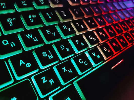 포토 JPG 해외이미지 디자인 알파벳 백그라운드 컨셉 비즈니스 텍스트 부분 조명 사람없음 그래픽 빛 컴퓨터 컬러풀 숫자 사진촬영 장비 공구 타이핑 키보드 저녁 플라스틱 심볼 묘사 사인 전자 해외202309 해외포토 문자 영어 컬러 재질 전자제품 촬영 도구 야간 파일형식