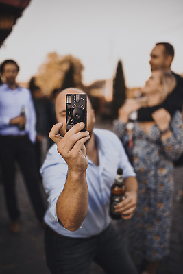 포토 JPG 해외이미지 라이프스타일 남자 스포츠 백그라운드 가족 탁자 모바일 휴가 함께함 건강 관리 사람 이벤트 소년 사람없음 전자제품 카메라 디지털 축제 우정 공연 장비 낭만 축하 잡기 아빠 군중 주머니 작음 굽기 영화 추수감사절 해외202309 해외포토 기독교 어린이 가구 컨셉 관계 모션 문화예술 생활 친구 크기 구이 파일형식