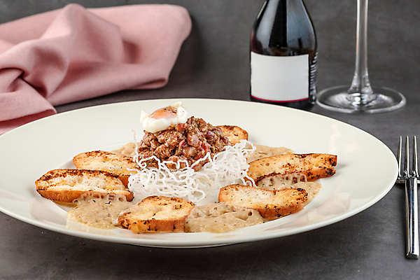 포토 JPG 해외이미지 접시 음식 빵 채소 부분 건강 육류 스테이크 요리 사람없음 빨간색 식당 계란 식사 저녁식사 소고기 신선 고급 우아함 허브 향신료 메뉴 날것 토스트 레시피 노른자 점심식사 다진 생식 송아지고기 개조 맛있는 해외202309 해외포토 식물 식기 컬러 컨셉 식재료 서양음식 상점 알 향미료 파일형식