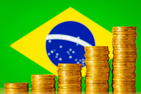 포토 JPG 해외이미지 돈 비즈니스 통계 그래프 사람없음 금융 경제 노란색 쌓기 동전 성장 깃발 재산 황금 예측 속도 투자 상승 긍정 브라질 최초 대출 관심 수입 전국 비용 해외202309 해외포토 컬러 컨셉 모션 남아메리카 파일형식