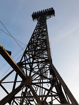포토 JPG 해외이미지 스포츠 백그라운드 밭 전구 아침 전등 조명 사람없음 그래픽 세로 빛 탑 금속 축구 경기장 장비 에너지 램프 기둥 그림 스포트라이트 빛망울 철강 해외202309 해외포토 주간 건축물 건축 농업 스포츠시설 재질 구기 파일형식