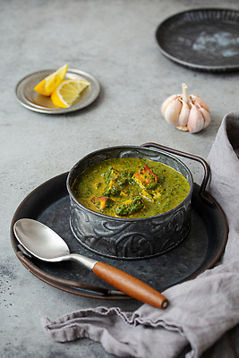 포토 JPG 해외이미지 치즈 사람없음 숟가락 레몬 향신료 인도음식 카레 시금치 통마늘 해외202309 해외포토 음식 채소 과일 유제품 수저 마늘 동양음식 향미료 파일형식