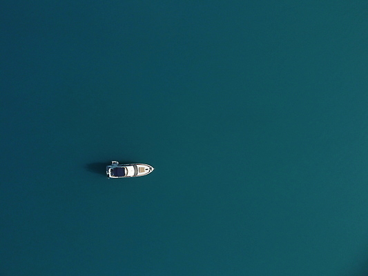 포토 JPG 해외이미지 라이프스타일 스포츠 파도 바다 여행 요트 교통시설 자연 휴가 항해 안테나 사람없음 물 파란색 뷰티 여행객 맑음 일몰 흰색 레이싱 만 보트 고급 정상 크루즈 속도 함선 엔진 모터 항공촬영 깊이 해외202309 해외포토 자연요소 뷰포인트 컬러 교통 컨셉 배_교통 통신 날씨 사람 시합 생활 노을 시설 생태계 파일형식