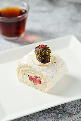 포토 JPG 해외이미지 열매 꽃 커피 음식 분홍색 조각 과일 부분 딸기 휴가 디저트 사람없음 케이크 얼음 식사 카페 빵집 우유 소용돌이 신선 생일 달콤 맛 인스턴트 설탕 가득함 크림 롤 레시피 스펀지 번 크림치즈 페스츄리 맛있는 해외202309 해외포토 자연요소 식물 기념일 음료 빵 컬러 컨셉 치즈 유제품 상점 회오리 파일형식