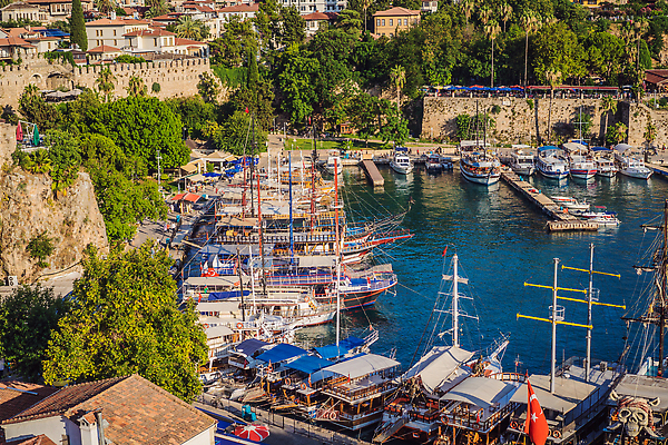 포토 JPG 해외이미지 전통 벽 바다 여행 요트 건축양식 교통시설 하늘 휴가 거리 주택 파노라마 사람없음 야외 건물 물 여름 파란색 빛 도시풍경 탑 항구 도시 만 보트 센터 중세 역사 도심 휴양지 모스크 복고 지역 포트 타운 칠면조 랜드마크 옛날 해외202309 해외포토 자연요소 건축물 계절 건축 컬러 교통 배_교통 조류 촬영기법 풍경 장소 이슬람교 시설 파일형식
