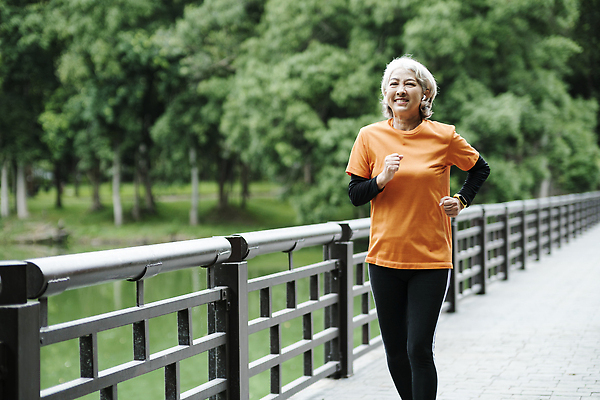 포토 JPG 해외이미지 라이프스타일 웰빙 공원 스포츠 운동선수 건강 한명 동양인 야외 달리기 조깅 운동 건강관리 힘 작업 연습 속도 달리기선수 운동가 전력질주 해외202309 해외포토 1 공공시설 모션 관리 사람 인종 생활 육상선수 파일형식